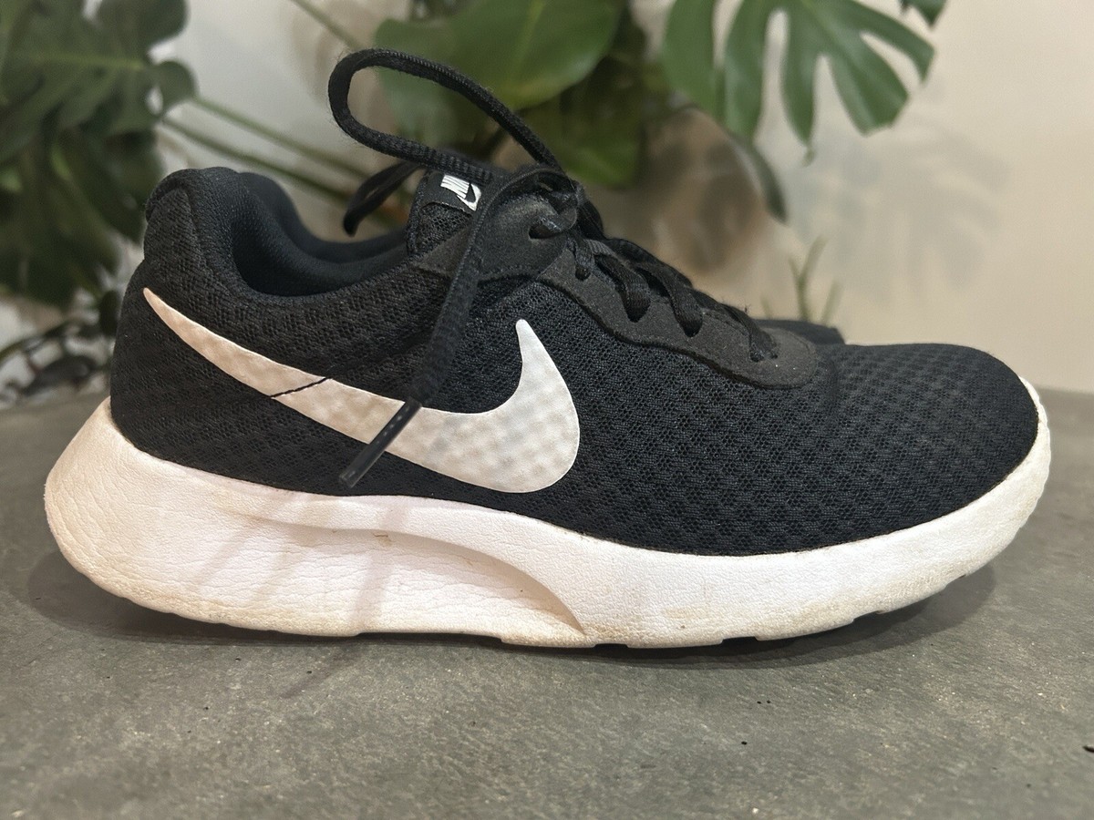 womens black tanjun nike