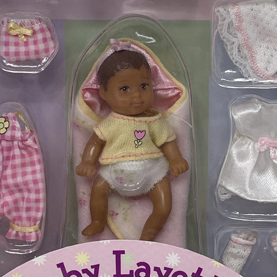 Кукла Krissy Barbie Baby Sister - черная или латиноамериканская кукла с малышкой Layette никогда не доставалась из коробки - Изображение 2 из 4