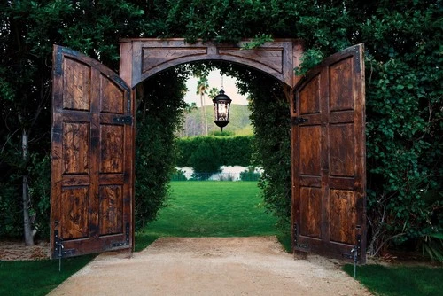 Hinkley Lighting - Four Light Hanging Lantern - Outdoor - Windsor - Outdoor - Picture 3 of 4