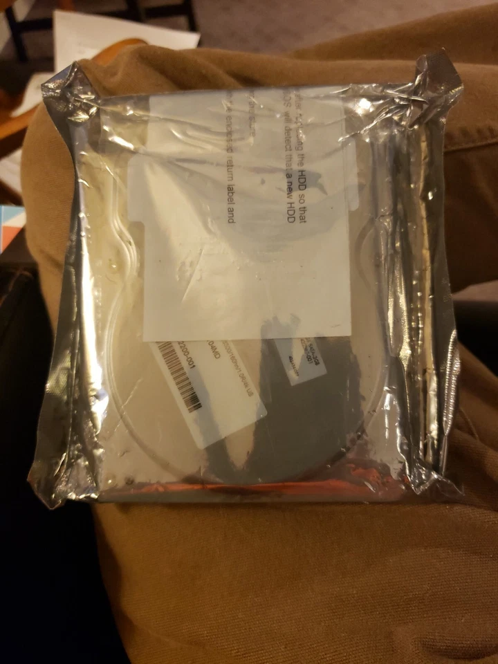 0A33932 - Hitachi 160GB 7200 RPM SATA 3.5" HDD ( OLD STOCK NEVER INSTALLED) - Image 3 of 4