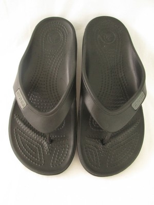 w6 crocs size