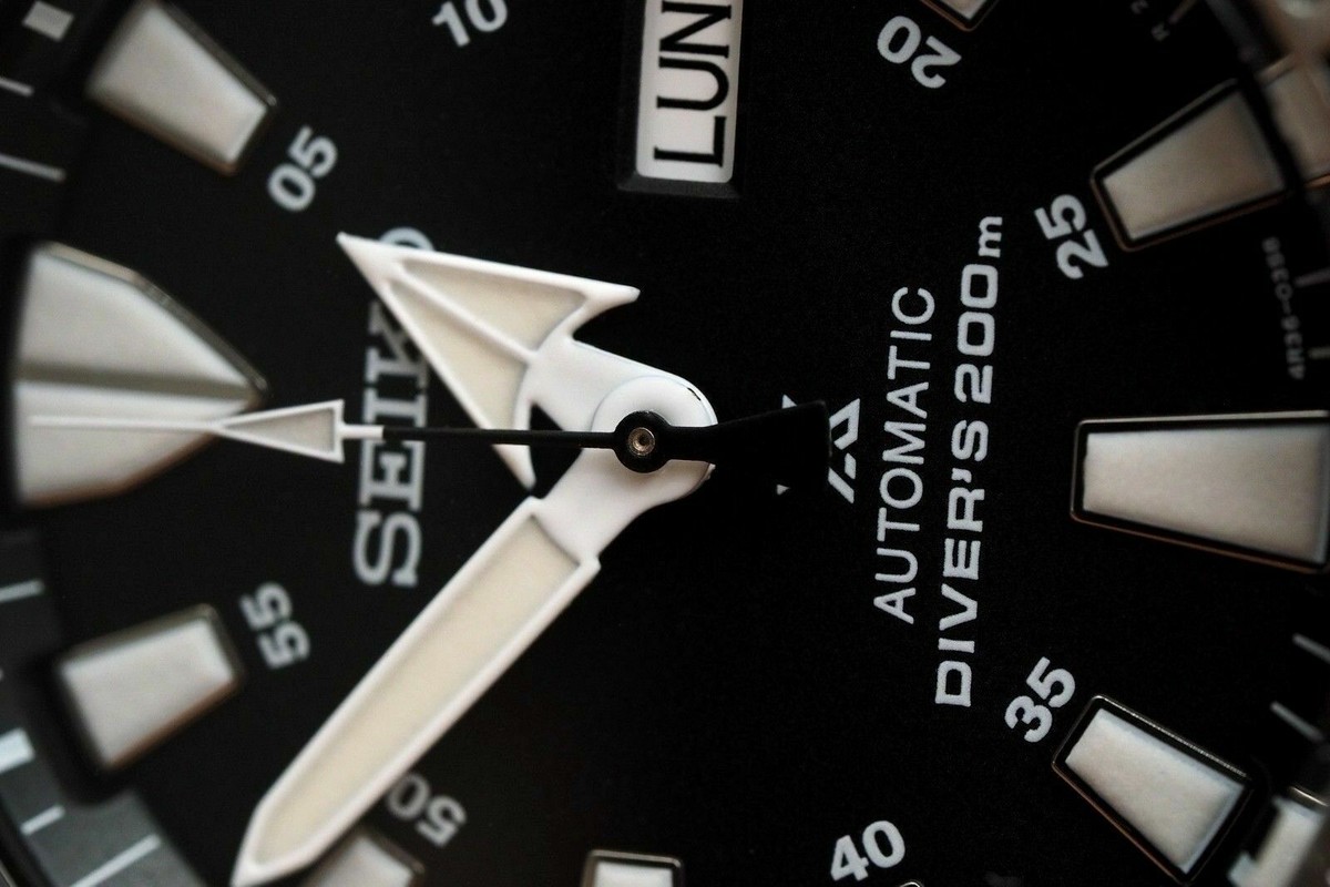 NEW SEIKO BLACK SHROUDED MONSTER BABY TUNA DIVER'S WATCH NEW SEIKO BLACK SHROUDED MONSTER BABY TUNA DIVER'S WATCH