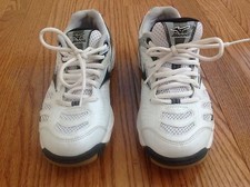 Women's Mizuno Wave Rally Volleyball shoes - sz 6W (US)