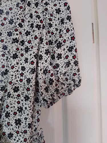 Zara Ditsy Floral Wrap Cropped Top Tie Waist Size Small Women's - New With Tags - Picture 5 of 5