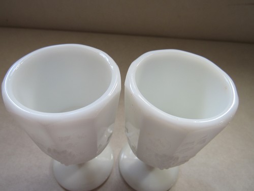 2 Vintage Westmoreland Paneled Grape Cordial Glasses - Picture 3 of 11
