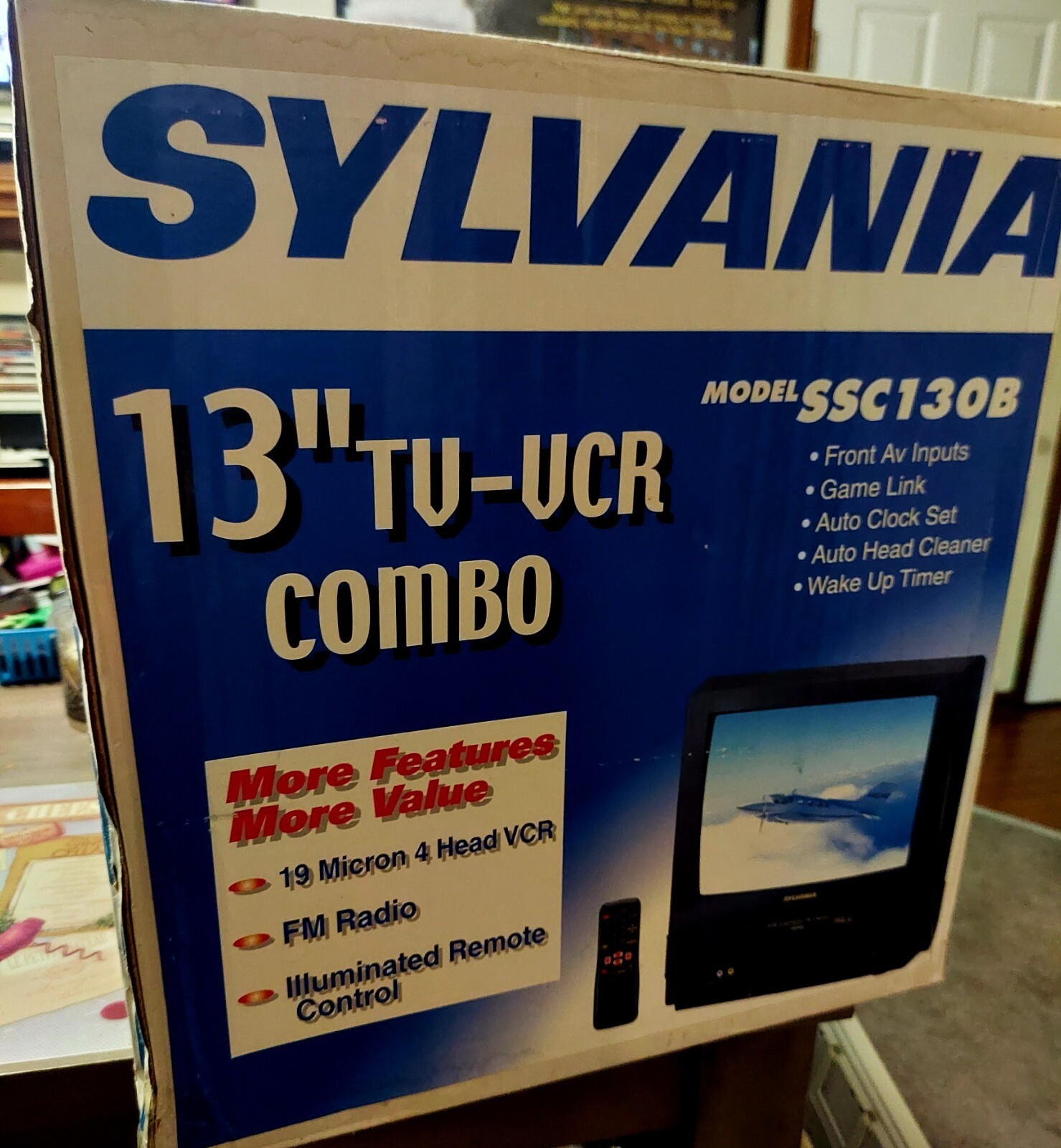 SYLVANIA SSC130 13" CRT TV VCR Combo VHS Player Retro Gaming Television