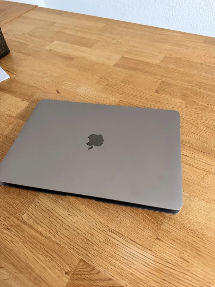 Apple MacBook Air 13" 2019 · i5 · 8GB · 256GB, Foto 2 von 5