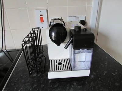 DeLonghi EN520.W Nespresso Lattissima plus Coffee Maker White To enhance yourday