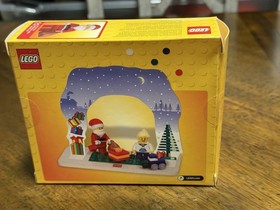 LEGO 850939 Santa and Child Display NEW! Christmas Tree Gifts Minifigure Santa