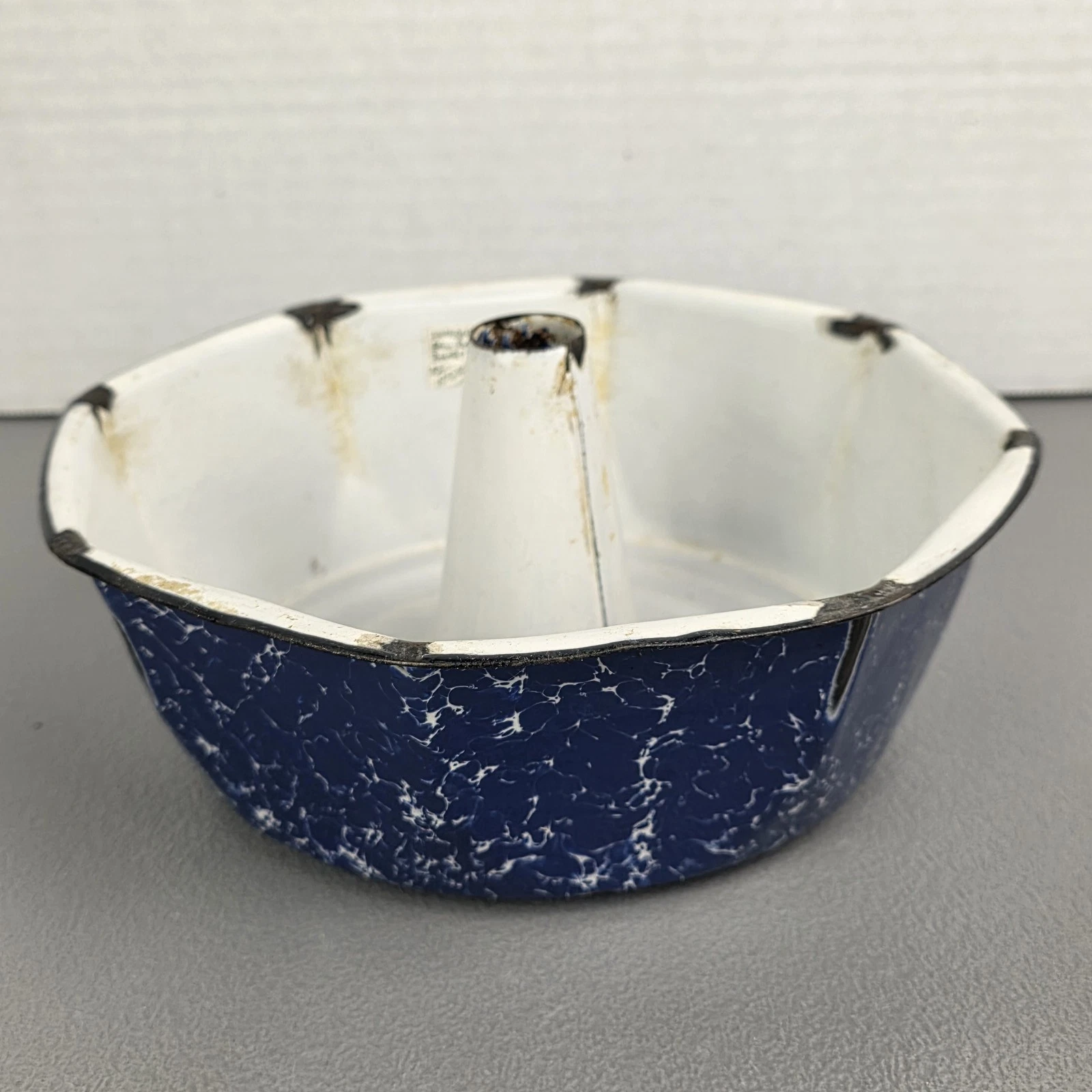 Vintage Blue Granite Ware Enamel Bundt Pan Tube Cake Mold Baking Dish 9 inch
