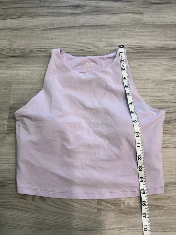 Camiseta sin mangas recortada Old Navy Active PowerChill para mujer en púrpura lila talla mediana Foto 3 de 4