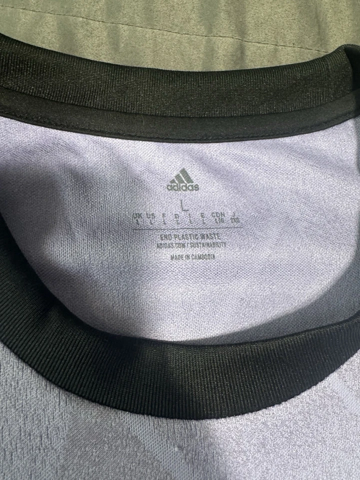 Camiseta Adidas Real Madrid 22/23 Visitante Auténtica Talla Grande Foto 3 de 4