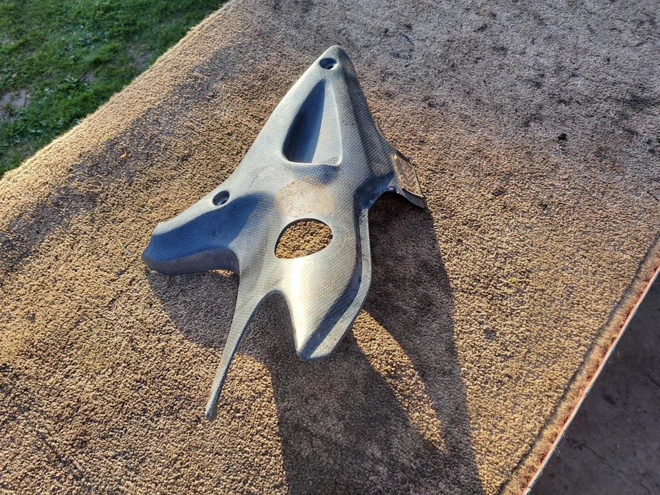 CAGIVA W8 125 SUPERCITY? CUBIERTA EMBELLECEDOR PANEL ENVOLVENTE GRIFO GASOLINA COMBUSTIBLE 800085769 Foto 4 de 4