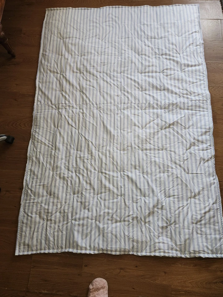 Vintage Hand Stitched Scrappy Quilt / Floral Granny Core 60” x 70” Twin - Image 4 of 4