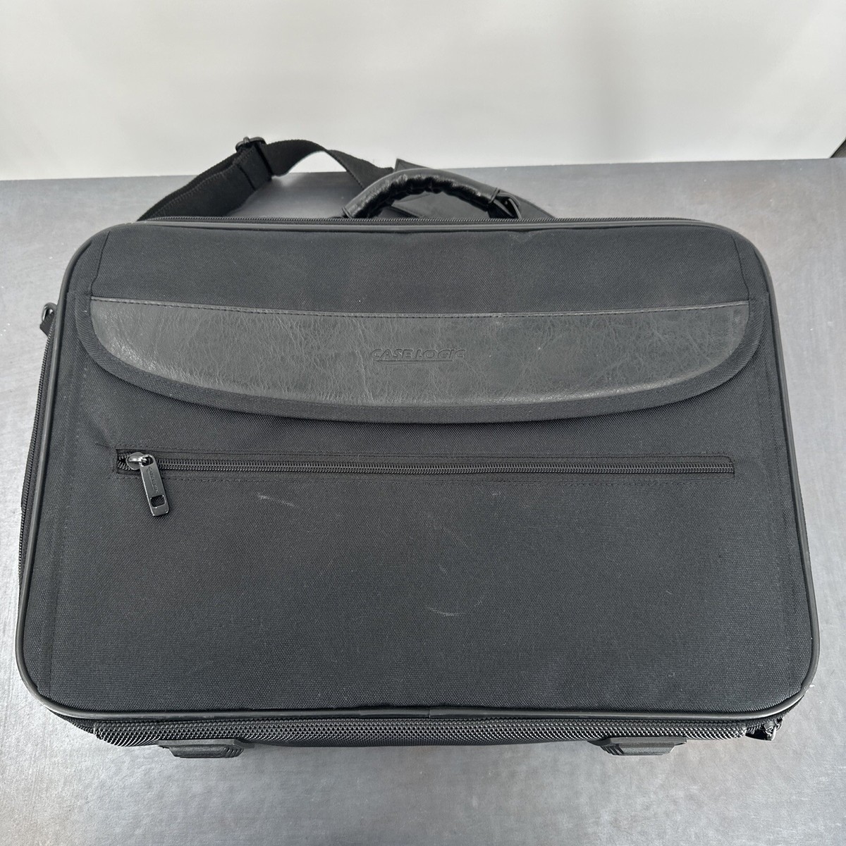 LOGIC Backpack Case Messenger Over the Shoulder Laptop and Tablet Bag