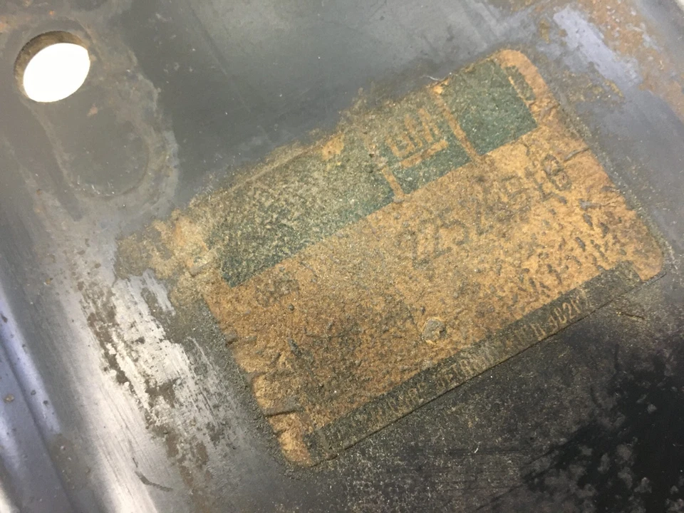 1985-90 Oldsmobile Delta 88 98 Calais Rear Bumper Impact Bar Backing Plate Foto 2 de 4