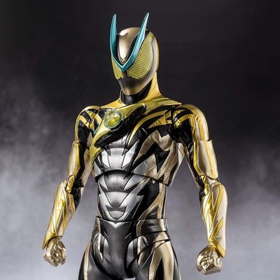 Bandai S.H.Figuarts KAMEN RIDER ZEZTZ INAZUMA PLASMA figure
