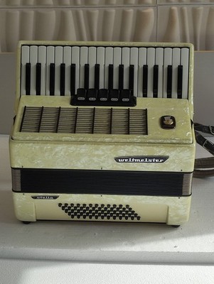 Piano accordion akkordeon WELTMEISTER STELLA 60  bass