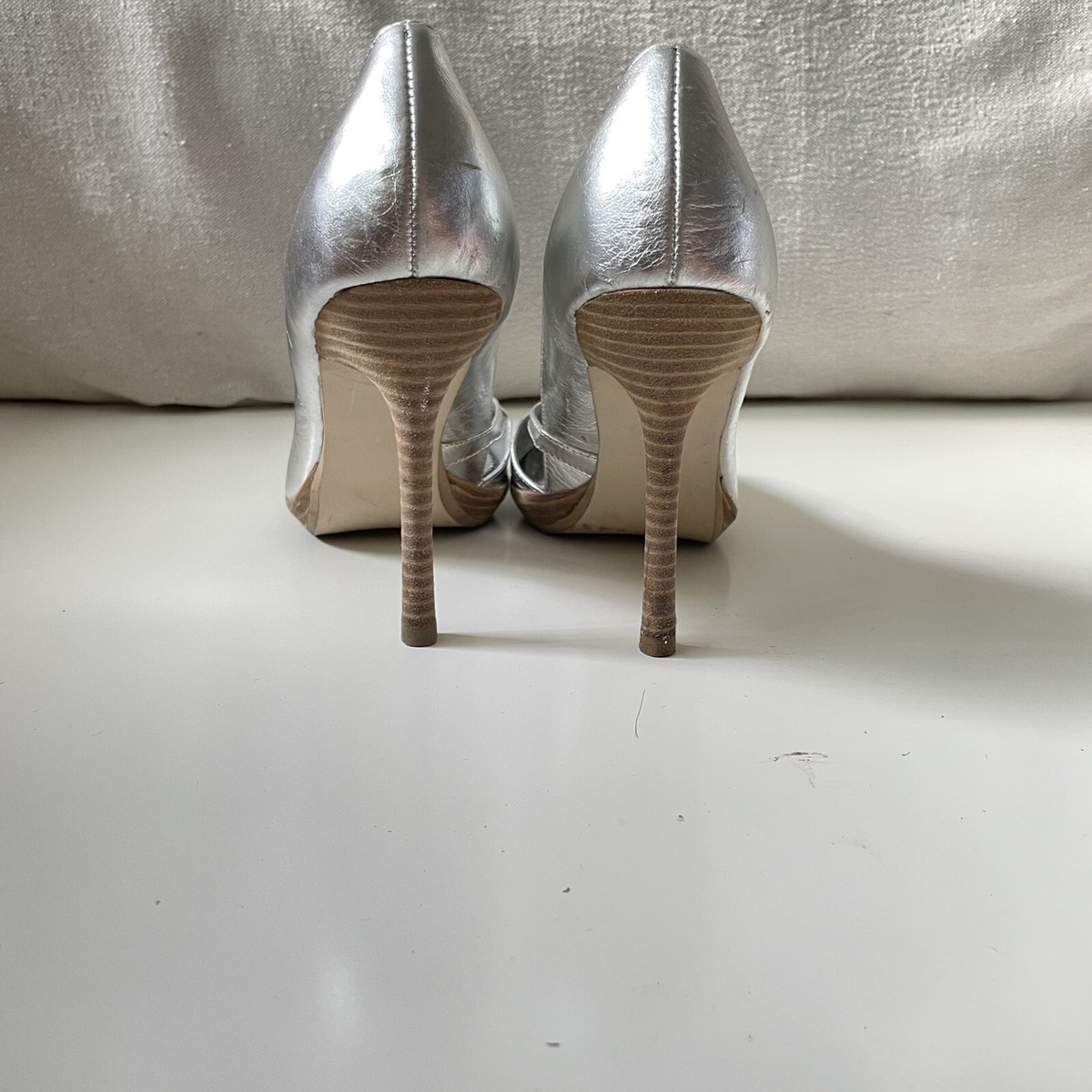 Steve Madden Silver Leather Peep-Toe Vintage Pumps Wooden Heels sz