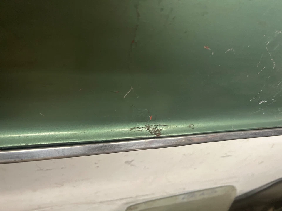 Faldas guardabarros Pontiac Catalina Bonneville 1977-1979 525925 y 525926 usadas OEM Foto 3 de 4