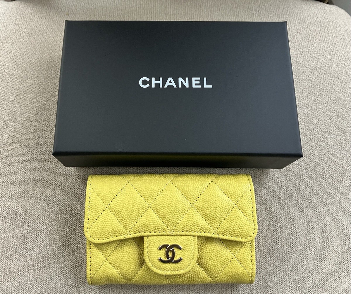 New Chanel 23C Yellow Quilted Caviar Flap Snap O-Card Holder