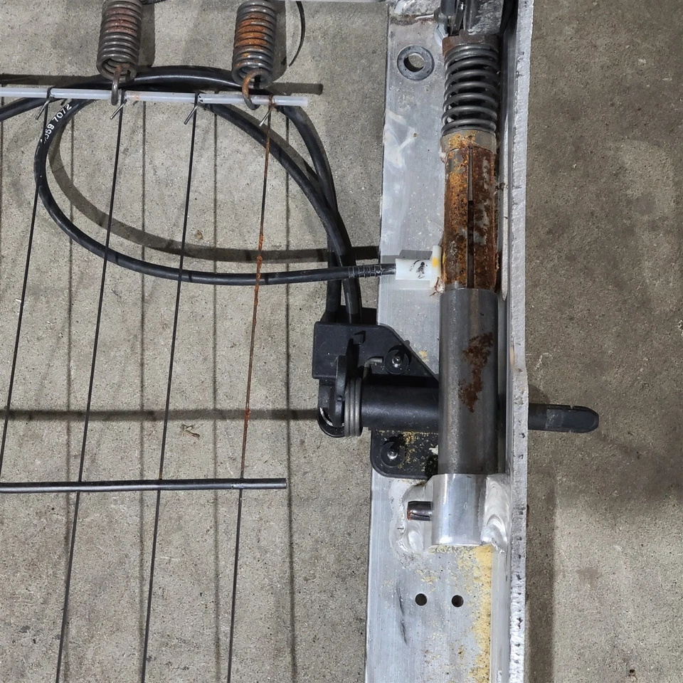 Верхняя нижняя рама сиденья водителя для Corvette C6 05–13 годов выпуска левая Aa7411 - Изображение 3 из 4