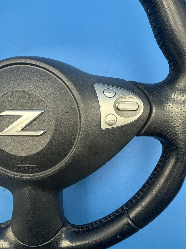 Nissan 370Z 2009-2020 montaje volante negro - OEM Foto 2 de 4