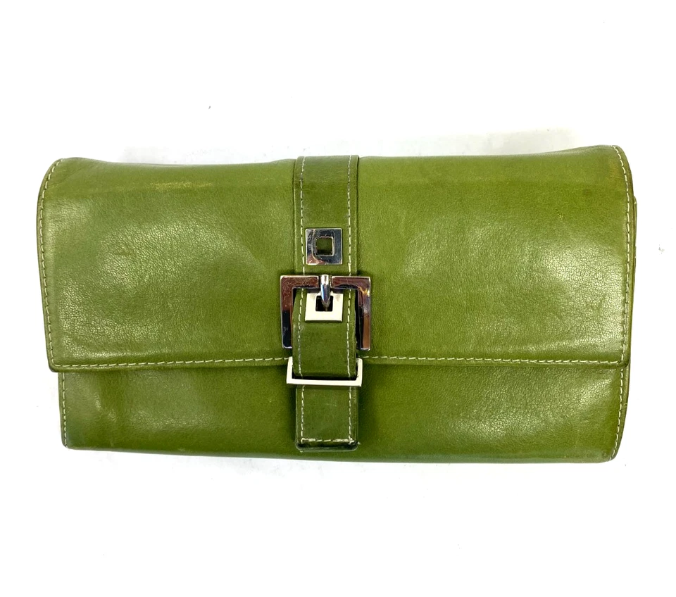 Carteira feminina Perlina porta-cartão de crédito couro macio verde musgo - Imagem 4 de 4