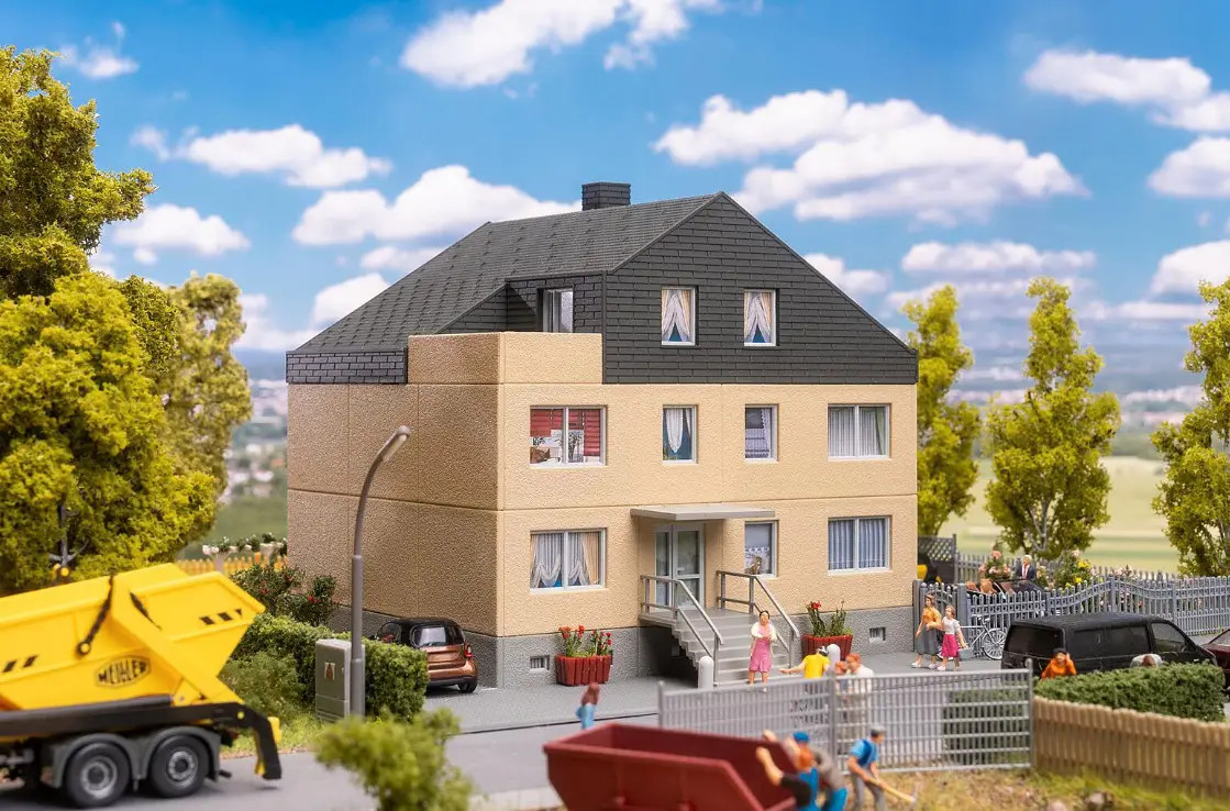 FALLER 130755 kit de modélisme HO 1/87 avec façades réalistes en plastique