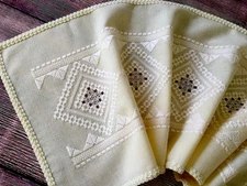 Vintage 60’s rare hardanger Norwegian hand embroidered table runner 121x38.5 cm