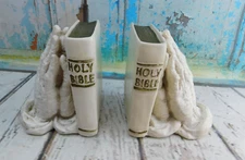 Vintage 1962 Bible Praying Hands Bookends Universal Statuary Corp Chicago