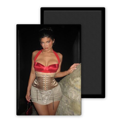 Kylie Jenner 1-Magnet Frigo 54x78mm personnalisé - Photo 1/8