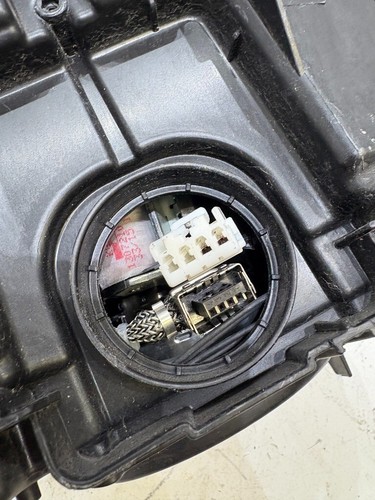 B8.5 AUDI S4 OEM Left Xenon Adaptive Headlamp 13 14 15 (broken tab) 8K0-941-005E - Picture 8 of 11