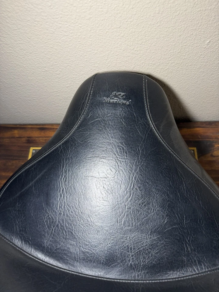 Asiento individual Mustang 76122 Wide Touring, para Yamaha Roadliner y Stratoliner '06-'15 Foto 4 de 4