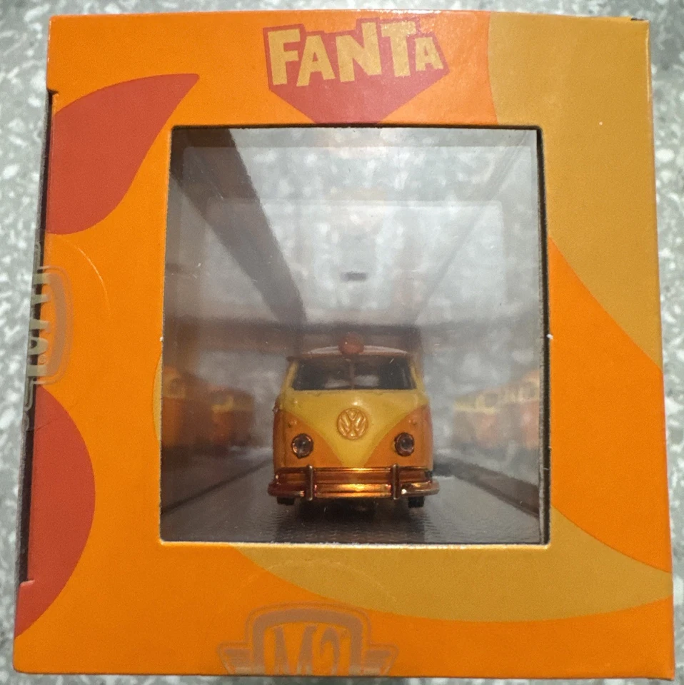 M2 1/64 Hauler fanta 1960 VW double cab & window bus w/ trailer tw40 chase NIB - Image 3 of 4