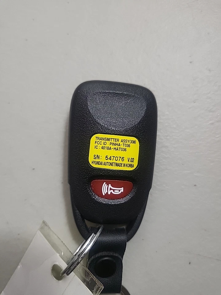 Genuine OEM 2009-2013 OEM KIA SORENTO keyless entry remote  - Image 4 of 4
