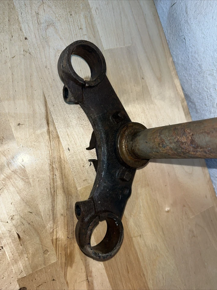 Abrazadera de amortiguador de horquilla triple árbol inferior eléctrica 75 Yamaha RD200 RD 200 #1 Foto 2 de 4