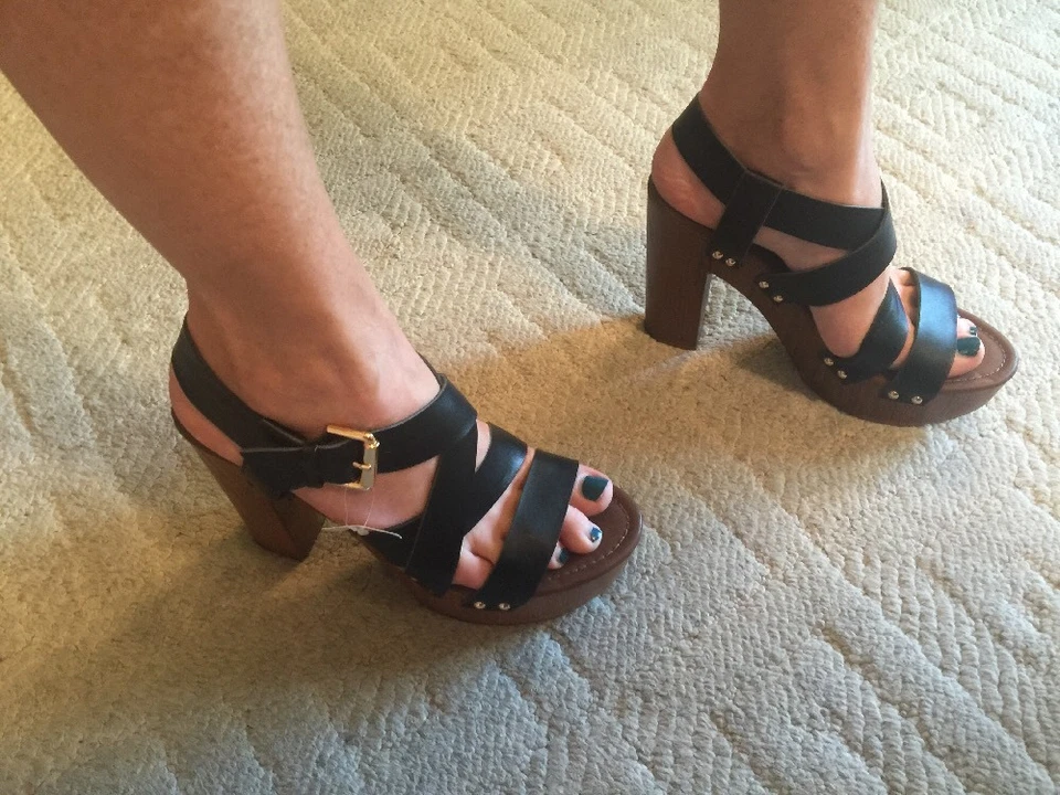 Women's Shoes - Image 3 of 3