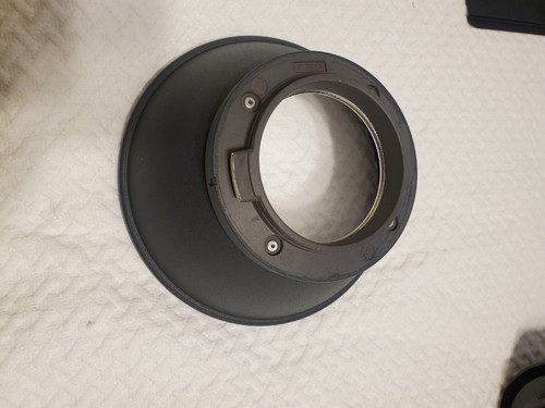Broncolor P-Travel Reflector 7.5" part # B-33.103.00 - Picture 2 of 3