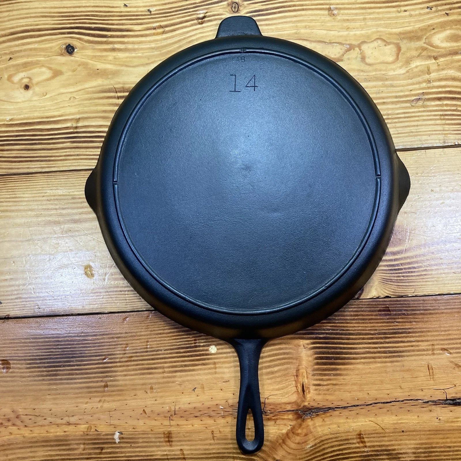 Vintage Restored Unmarked Lodge No 14 Cast Iron Skillet 3 Notch Heat Ring
Opens in a new window or t