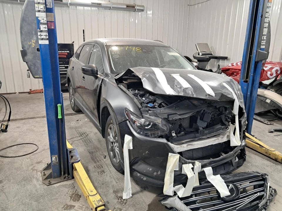 Espejo retrovisor interior delantero central usado se adapta a: Mazda CX-9 2019 con millas sin marco Foto 2 de 4