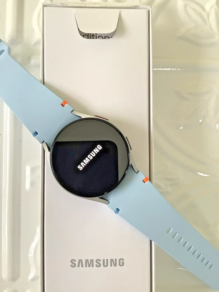 Samsung Galaxy Watch FE SM-R866U 40mm 16GB Wi-Fi + LTE Blue New Open - Image 2 of 4