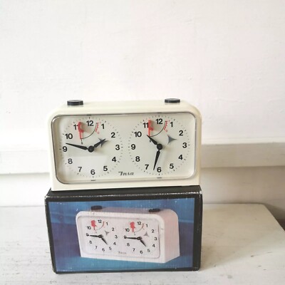 Insa Analog Schachuhr Made in Yugoslavia Creme/Weiß Bakelit Gehäuse, Boxed