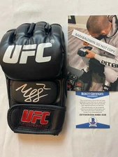 KHAMZAT CHIMAEV SIGNED UFC GLOVE BECKETT BAS COA BORZ PROOF X21136