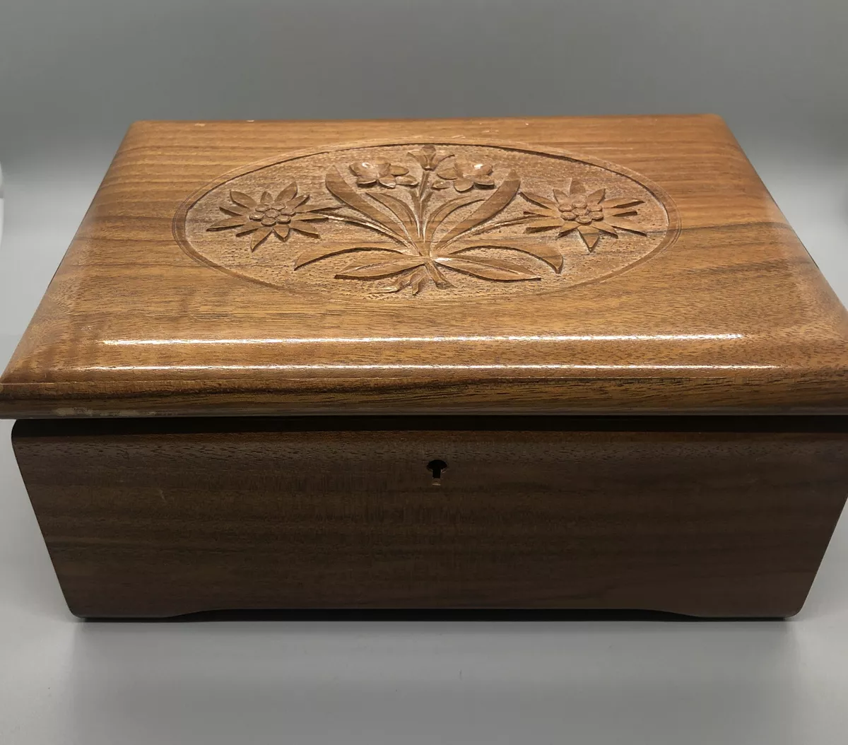 Vintage 9 Cuendet Swiss inlaid music box walnut Switzerland Wood