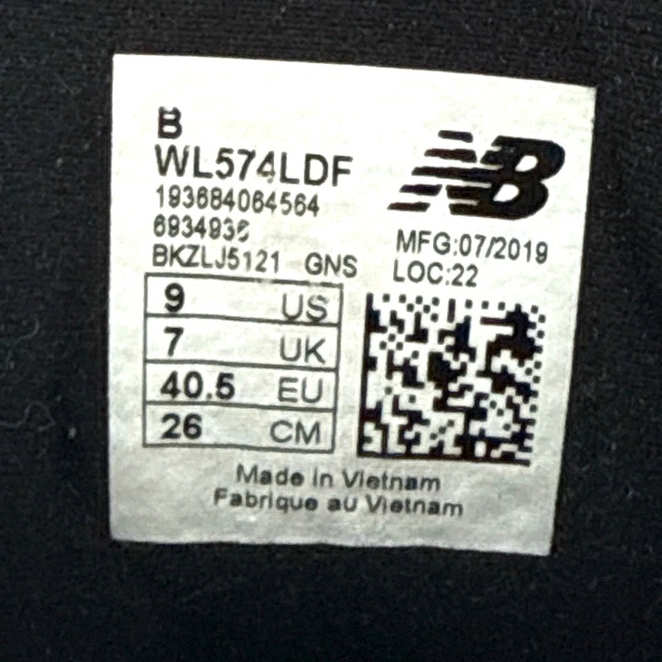 New Balance 574 - WL574LDF - Mujer’s Talla 9 - Zapatillas de cuero negras y doradas Foto 2 de 4