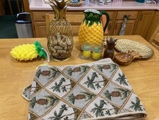 Pineapple themed Lot of 9 household decor/decorative items