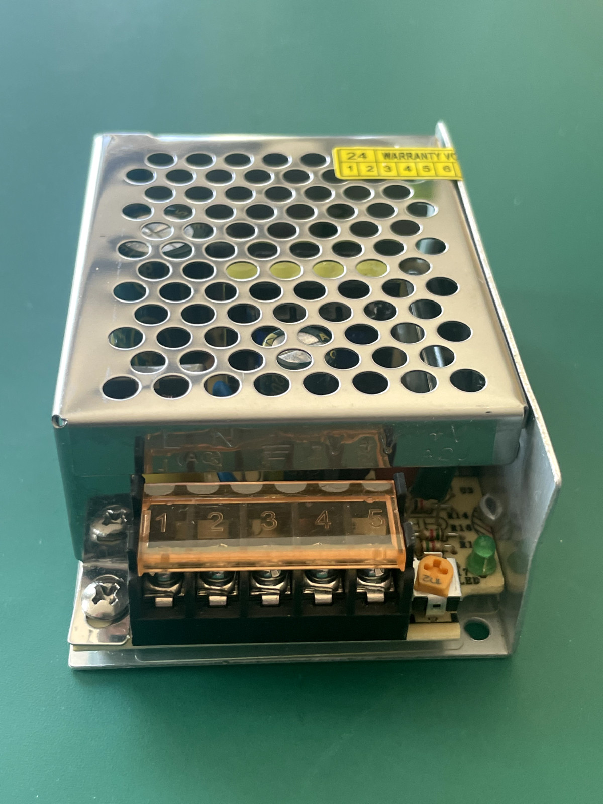 Alimentation 5V 6A pour animer les décors de train HO et N