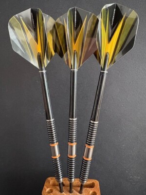 Nagelneu (ohne Box) 22 Gramm 90% Red Dragon Amberjack Darts
