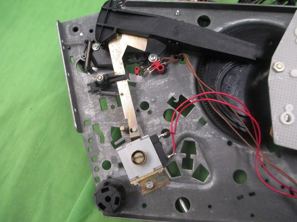 MONTAJE SUB CHASIS PLATO GIRATORIO DOBLE CS 616 Q MOTOR, BRAZO, LEVA, CABLE HUSILLO Foto 3 de 4